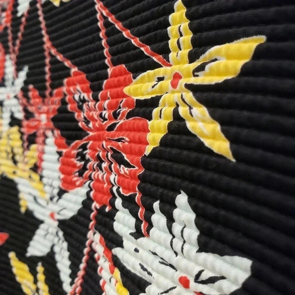 2/$25-Quintsoul  NWOT Ribbed Floral One Piece Shoulder Tie Side Tie Size Small - Picture 9 of 13